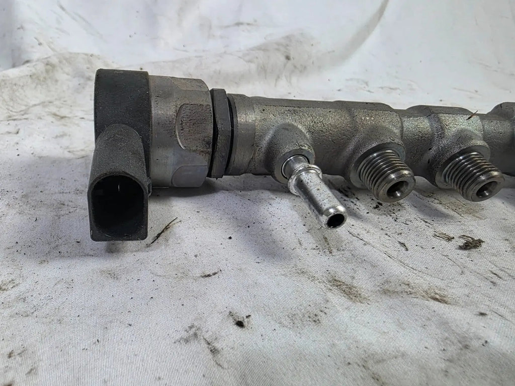 BMW X5 G05 F95 3.0 D xDrive Diesel RAIL PIPE OEM GENUINE 0445216051 8571569