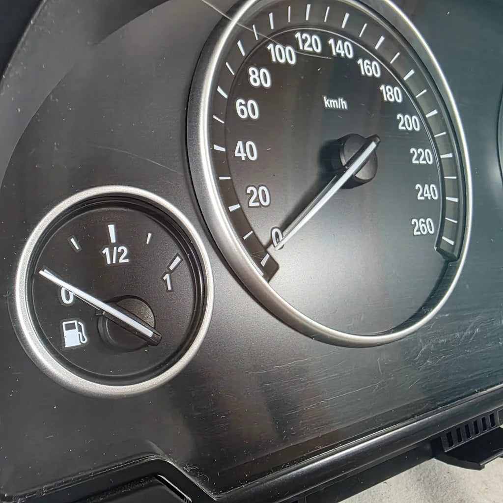 BMW 5 SERIES F10 520D Instrument CLUSTER SPEEDOMETER Panel KMH OEM 9249338