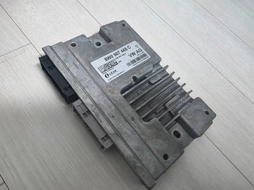 AUDI A5 Q5 INTERFACE GATEWAY COMPUTER CONTROL MODULE UNIT OEM 8W0907468C