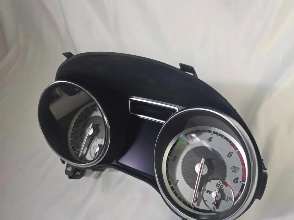 Mercedes GLA W156 2015 DIESEL SPEEDOMETER INSTRUMENT CLUSTER OEM A1569004501