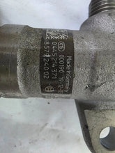 Load image into Gallery viewer, BMW X1 G20 G21 G30 F48 2,0 20d Rail Pipe B47C20B B47 OEM GENUINE 0445214371