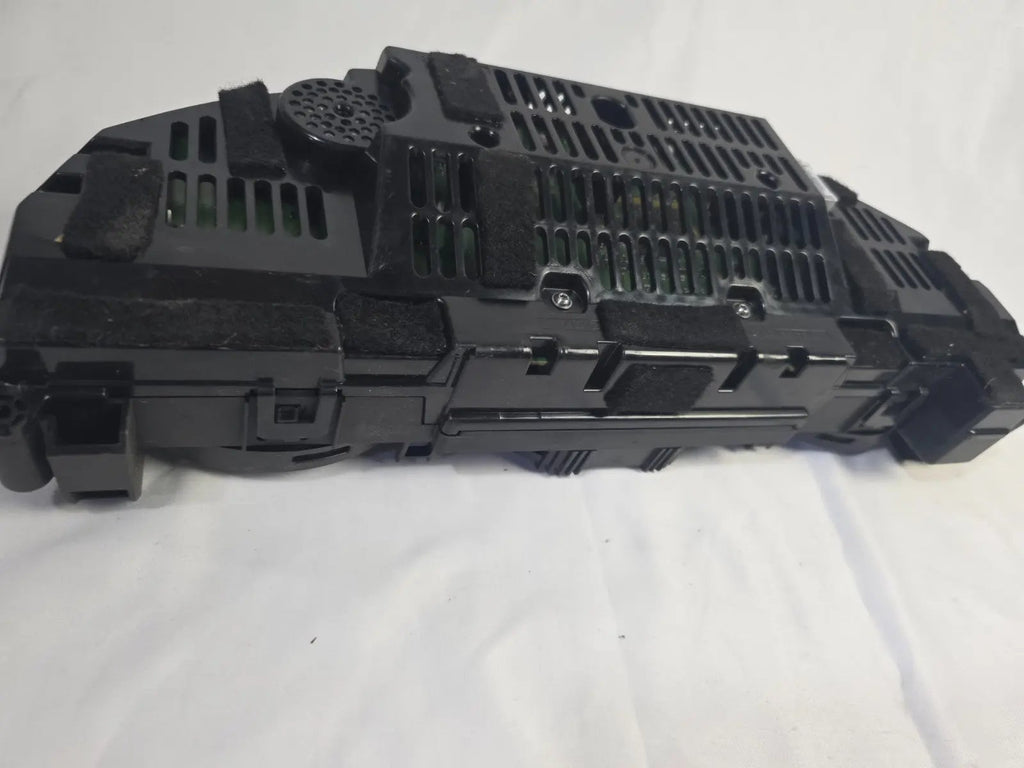 Mercedes-Benz C180 W204 Diesel Speedometer instrument cluster OEM A2049002408