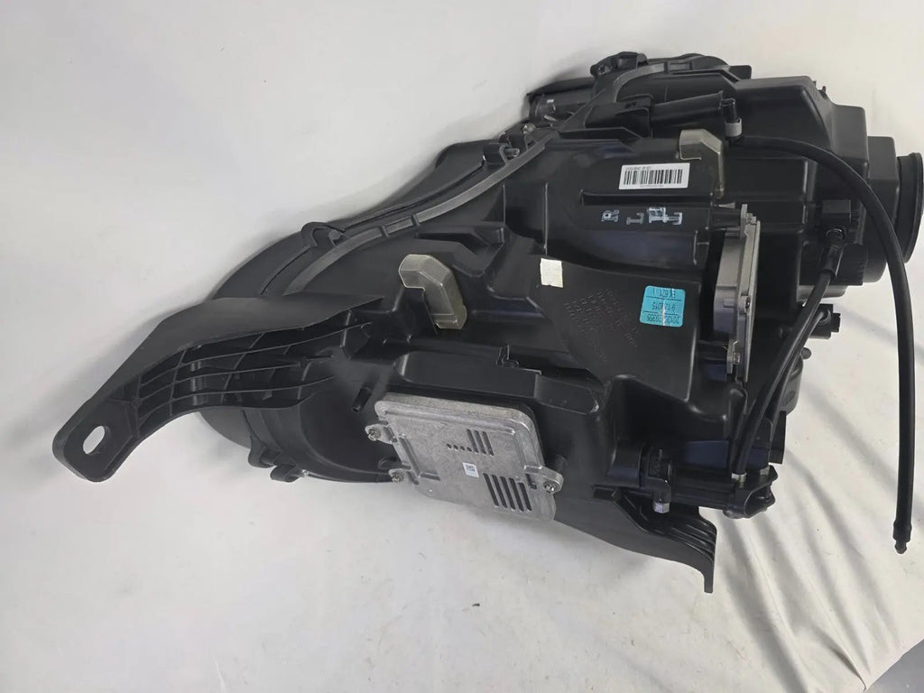 This image shows the left-side headlight for the 2014β2019 Bentley Flying Spur, featuring OEM genuine quality with part number 4W1941015H. This used original headlamp is in excellent condition, offering premium illumination, elegant design, and a precise fit for Bentleyβs high-end luxury sedan