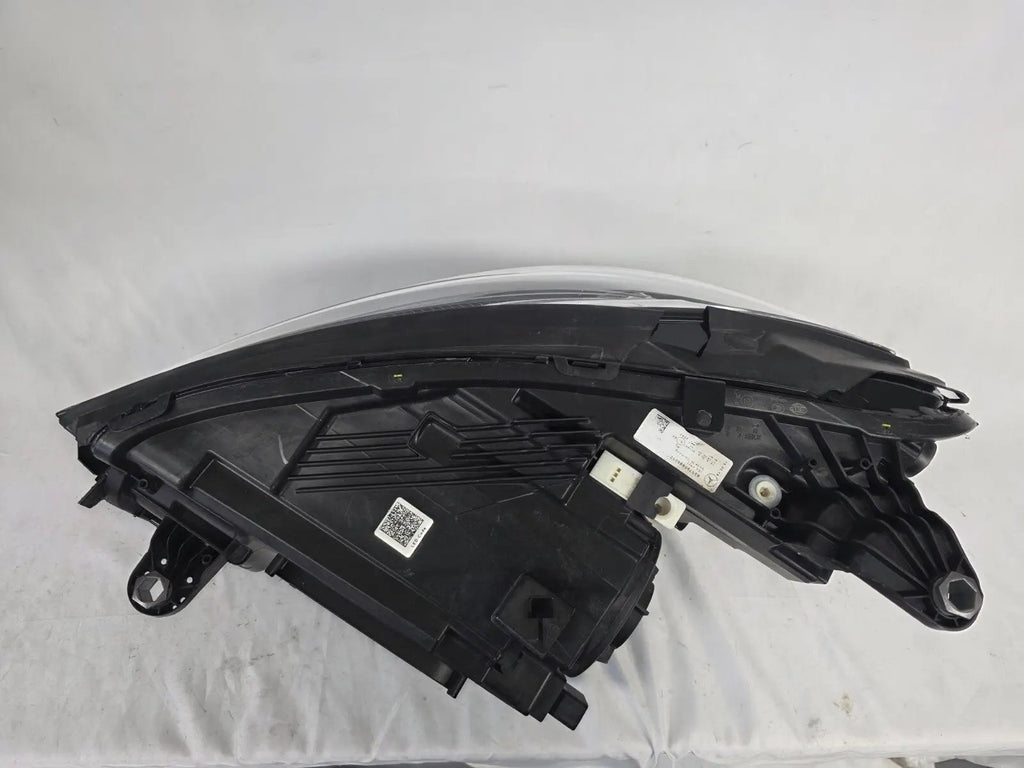 Mercedes-Benz CLS C257 W257 MultiBeam LED Right Headlight OEM Genuine A2579068400 – High-quality, used, OEM genuine MultiBeam LED headlight for the Mercedes-Benz CLS C257 W257 model. Perfect replacement for superior lighting and performance.