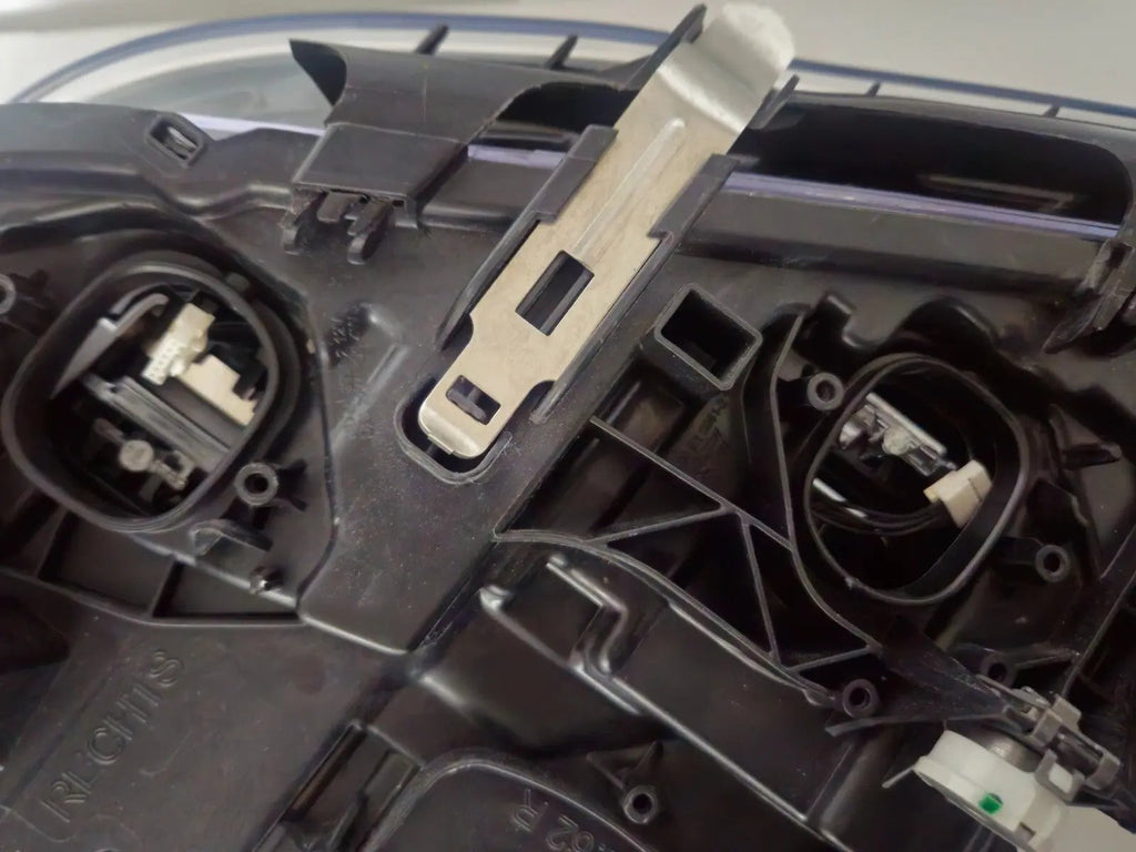 This image features the right-side Adaptive LED headlight (ICON design) for the BMW 7 Series G11 and G12 models, showcasing OEM genuine quality with part number 7408710. This used original headlamp offers BMW’s signature Adaptive LED with ICON styling, providing dynamic lighting performance, precise fitment, and premium functionality tailored for the luxury 7 Series lineup.