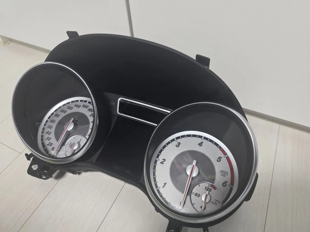 MERCEDES-BENZ CLA Instrument SPEEDOMETER Cluster OEM GENUINE A1179007901