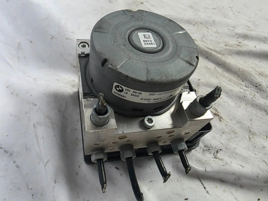 2017 - 2020 BMW 440i GENUINE OEM ABS Brake Pump Module 6875558
