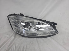 Load image into Gallery viewer, MERCEDES BENZ S-CLASS W221 ADAPTIVE BI-XENON Headlight RIGHT OEM A2218200639