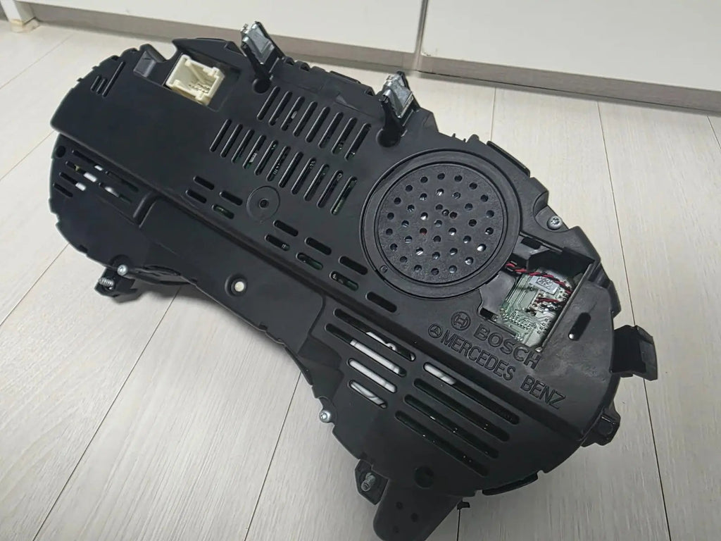 MERCEDES-BENZ CLA Instrument SPEEDOMETER Cluster OEM GENUINE A1179007901