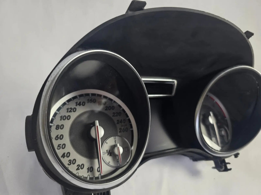 Mercedes GLA-Class 2016 Diesel Speedometer Instrument Cluster A1569009802
