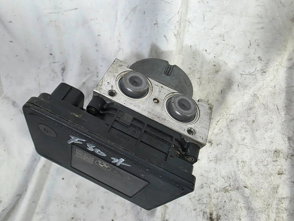 2017 - 2020 BMW 440i GENUINE OEM ABS Brake Pump Module 6875558