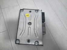 Load image into Gallery viewer, AUDI A5 Q5 INTERFACE GATEWAY COMPUTER CONTROL MODULE UNIT OEM 8W0907468C