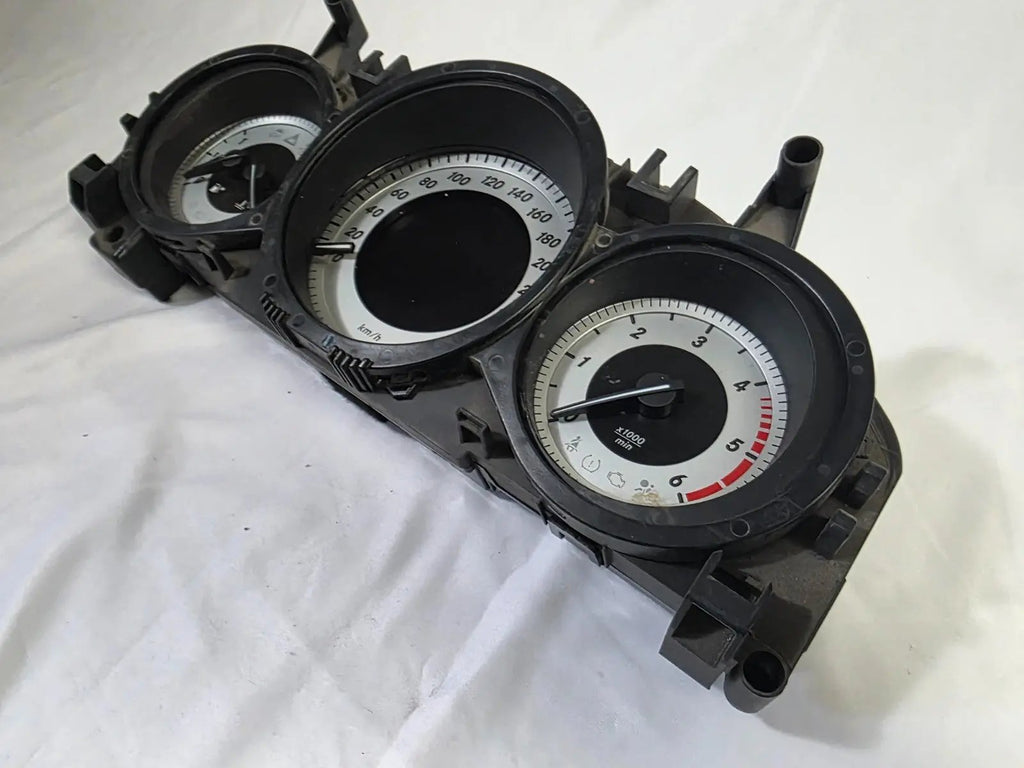 Mercedes-Benz C180 W204 Diesel Speedometer instrument cluster OEM A2049002408