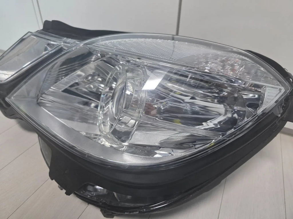 Mercedes-Benz W212 E200 E220 HID Xenon Left EU headlight OEM GENUINE A2128200139