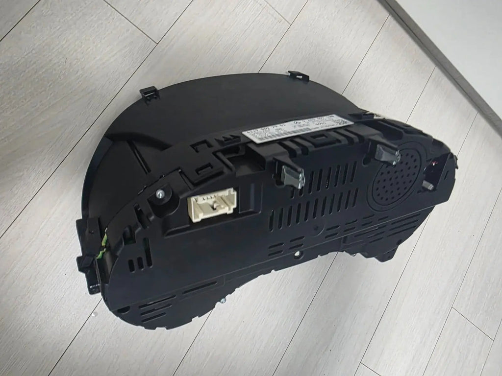 MERCEDES-BENZ CLA Instrument SPEEDOMETER Cluster OEM GENUINE A1179007901