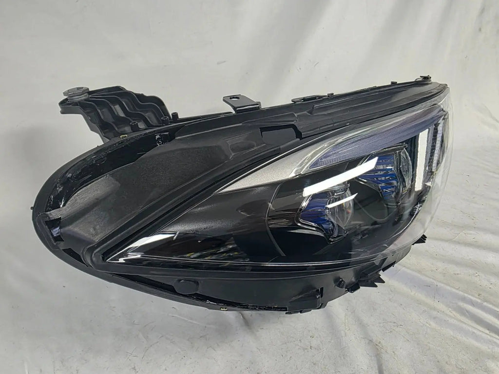 Mercedes-Benz CLS C257 W257 MultiBeam LED Right Headlight OEM Genuine A2579068400 – High-quality, used, OEM genuine MultiBeam LED headlight for the Mercedes-Benz CLS C257 W257 model. Perfect replacement for superior lighting and performance.