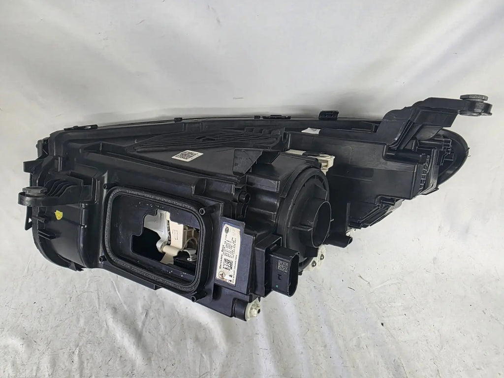 Mercedes-Benz CLS C257 W257 MultiBeam LED Right Headlight OEM Genuine A2579068400 – High-quality, used, OEM genuine MultiBeam LED headlight for the Mercedes-Benz CLS C257 W257 model. Perfect replacement for superior lighting and performance.