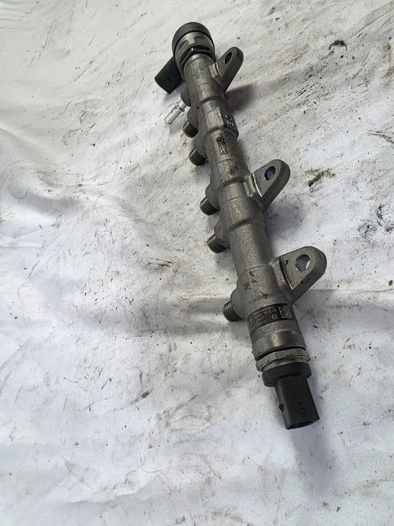 BMW X1 G20 G21 G30 F48 2,0 20d Rail Pipe B47C20B B47 OEM GENUINE 0445214371