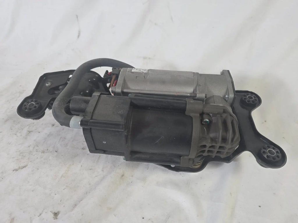 BMW X5 X6 F15 F16 F85 F86 AIR SUSPENSION COMPRESSOR WABCO GENUINE OEM 6875177
