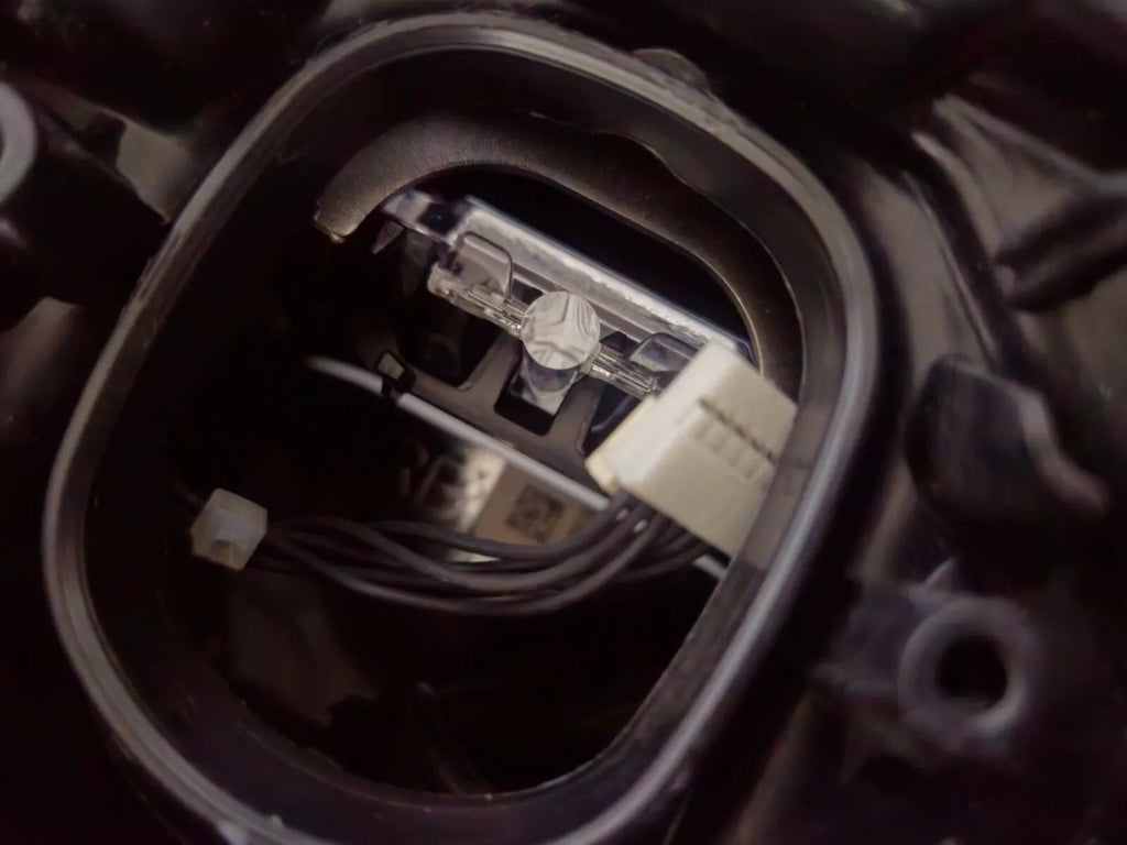 This image features the right-side Adaptive LED headlight (ICON design) for the BMW 7 Series G11 and G12 models, showcasing OEM genuine quality with part number 7408710. This used original headlamp offers BMW’s signature Adaptive LED with ICON styling, providing dynamic lighting performance, precise fitment, and premium functionality tailored for the luxury 7 Series lineup.