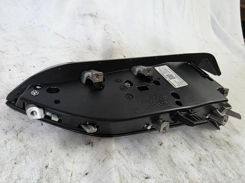 BMW G70 i7 TABLET DOOR MONITOR SCREEN REAR RIGHT OEM GENUINE 5A79656