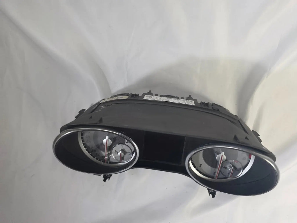 Mercedes GLA W156 2015 DIESEL SPEEDOMETER INSTRUMENT CLUSTER OEM A1569004501