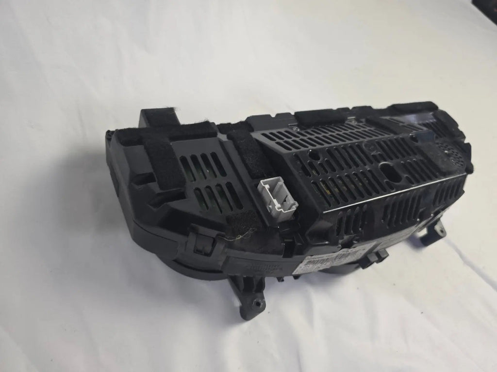 Mercedes-Benz C180 W204 Diesel Speedometer instrument cluster OEM A2049002408