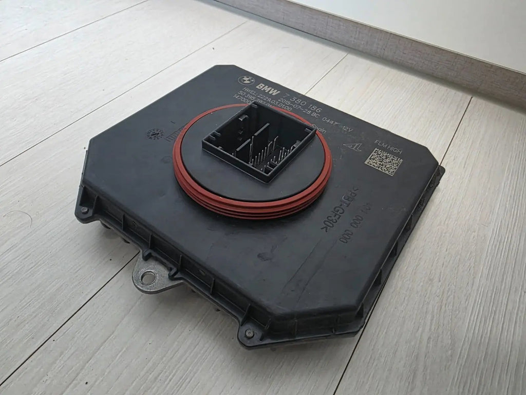 BMW G30 G31 G32 F90 G11 G12 G01 G02 X3 LED Adaptive Headlight Module OEM 7380186