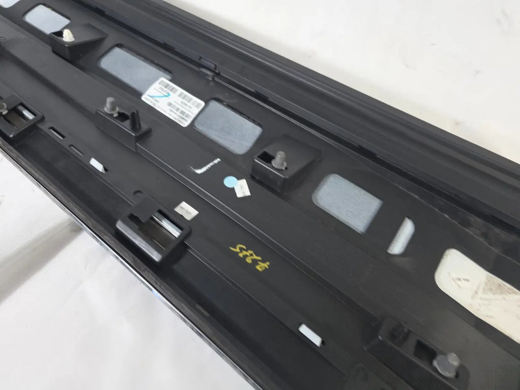 2016-20 BENTLEY BENTAYGA REAR LEFT DOOR TRIM MOLDING CLADDING OEM 36A853073