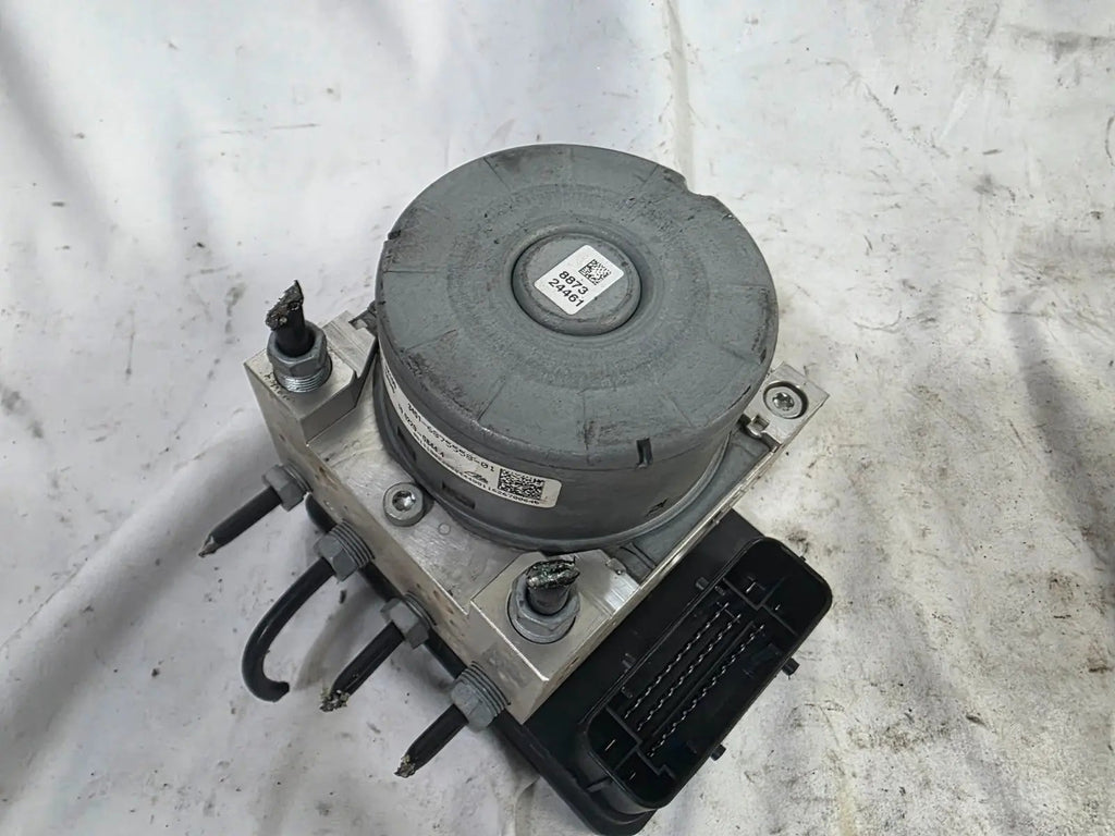 2017 - 2020 BMW 440i GENUINE OEM ABS Brake Pump Module 6875558