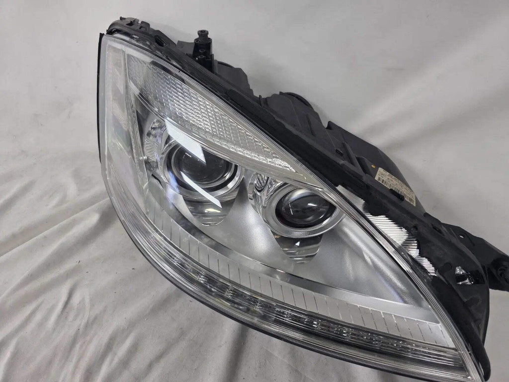 MERCEDES BENZ S-CLASS W221 BI-XENON Headlight PAIR OEM A2218200639 A2218202939