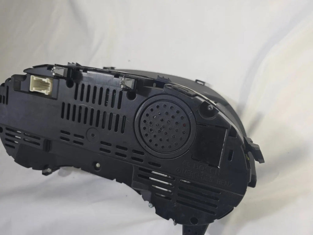 Mercedes GLA W156 2015 DIESEL SPEEDOMETER INSTRUMENT CLUSTER OEM A1569004501