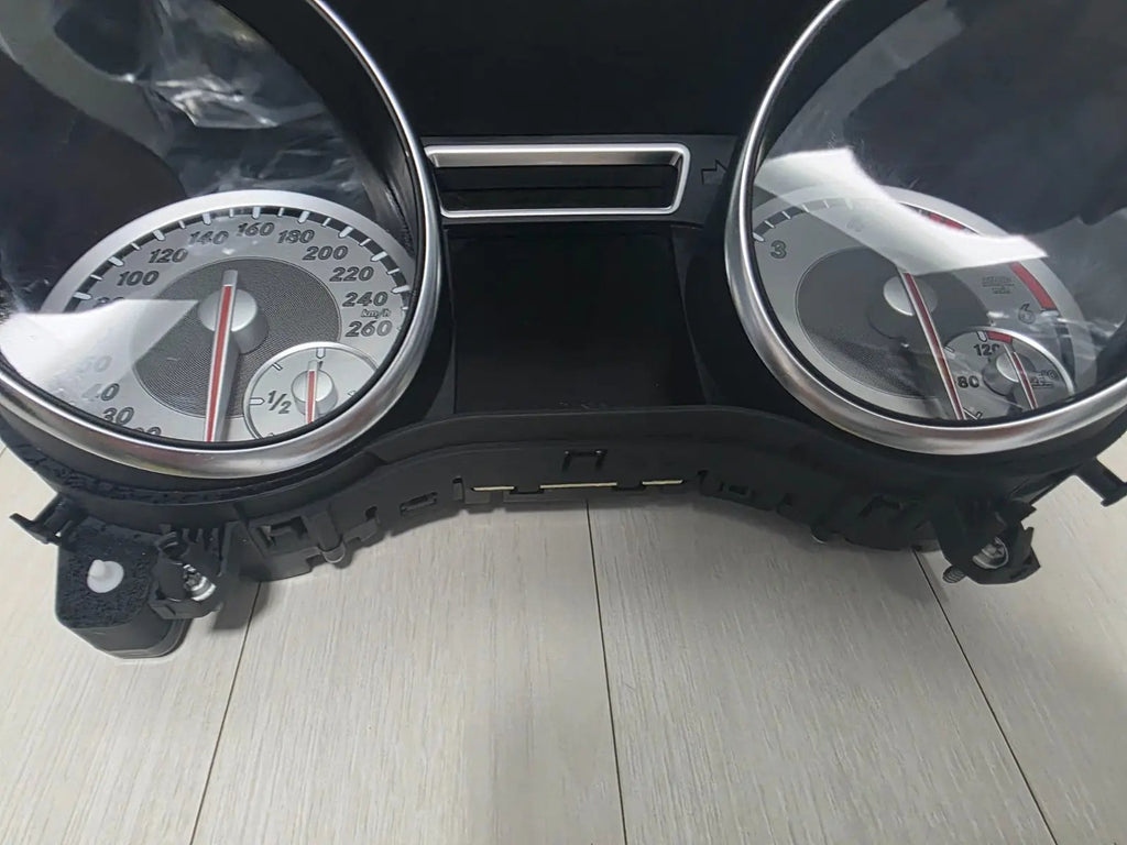 MERCEDES-BENZ CLA Instrument SPEEDOMETER Cluster OEM GENUINE A1179007901