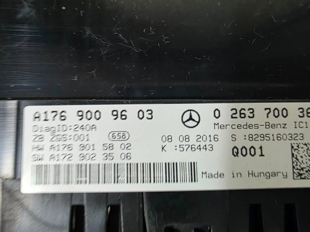 Mercedes A W176 2016 Speedometer Instrument cluster OEM GENUINE A1769009603