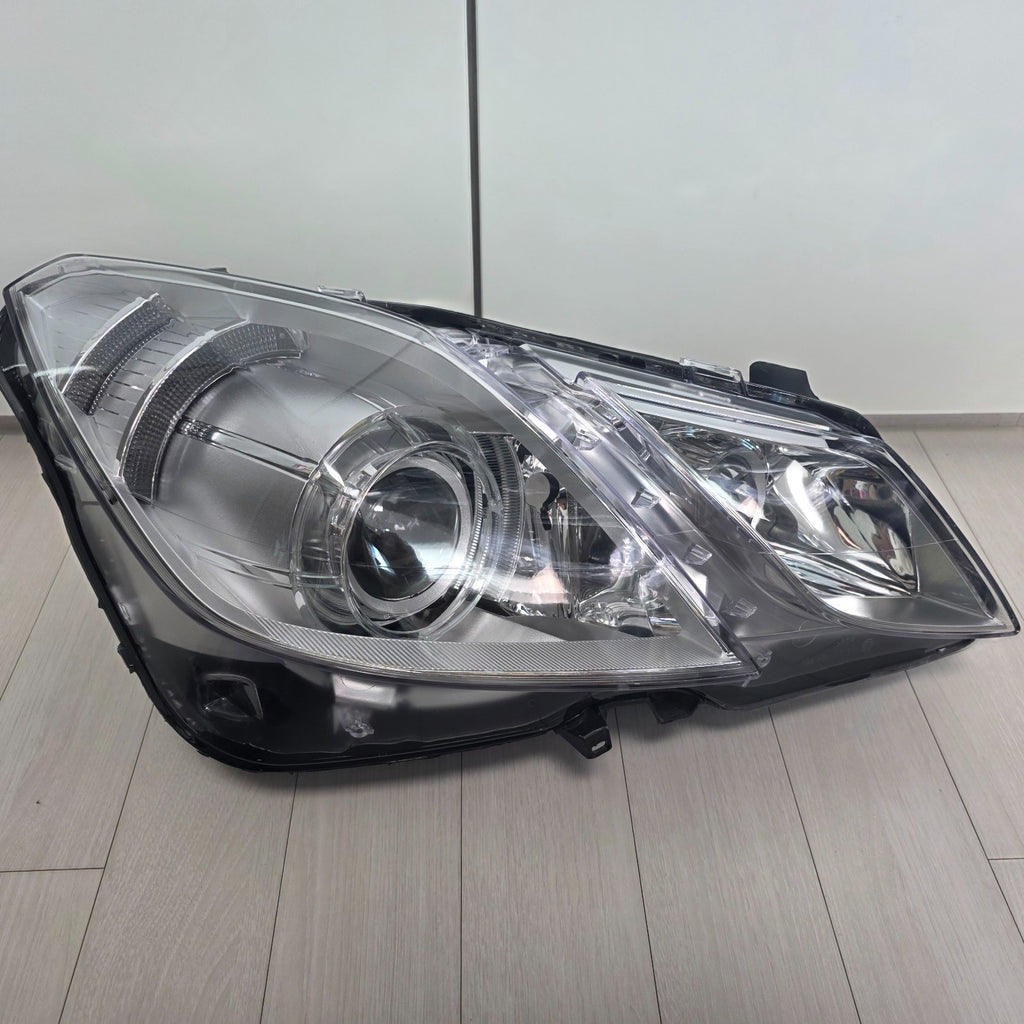 Mercedes-Benz W207 E200 E260 HID Xenon RIGHT headlight OEM GENUINE A2078200259