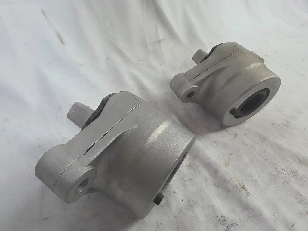 Maserati Ghibli Quattroporte NEW Left Right Motor Mount Pair 3.0 V6 670004870