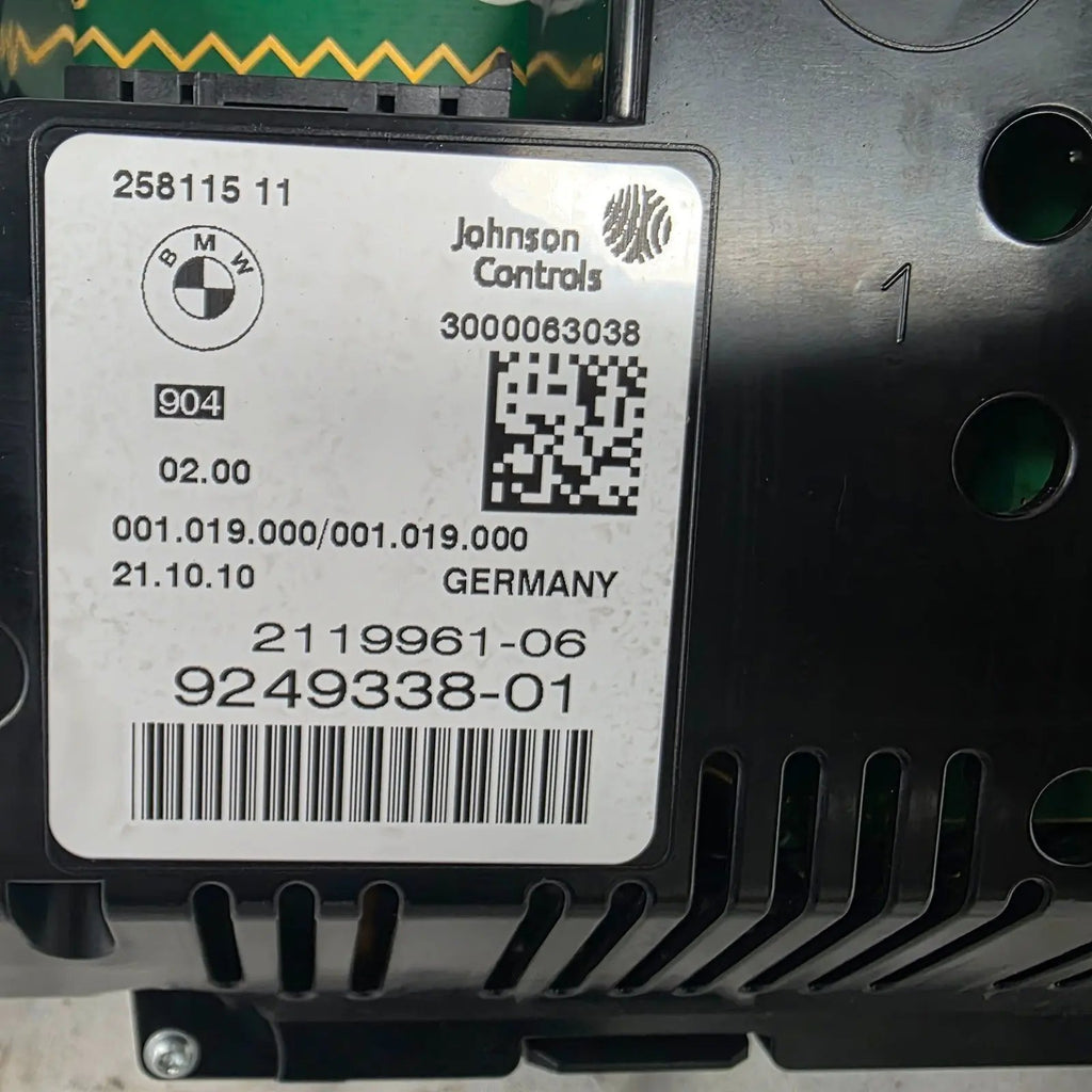 BMW 5 SERIES F10 520D Instrument CLUSTER SPEEDOMETER Panel KMH OEM 9249338