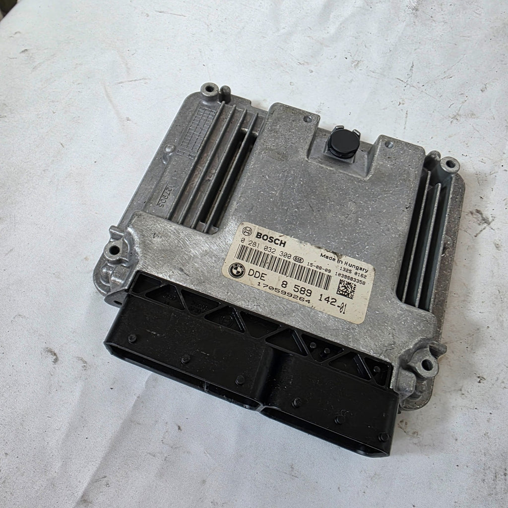 2016 BMW F10 520 Engine Control Unit MODULE OEM GENUINE 8589142