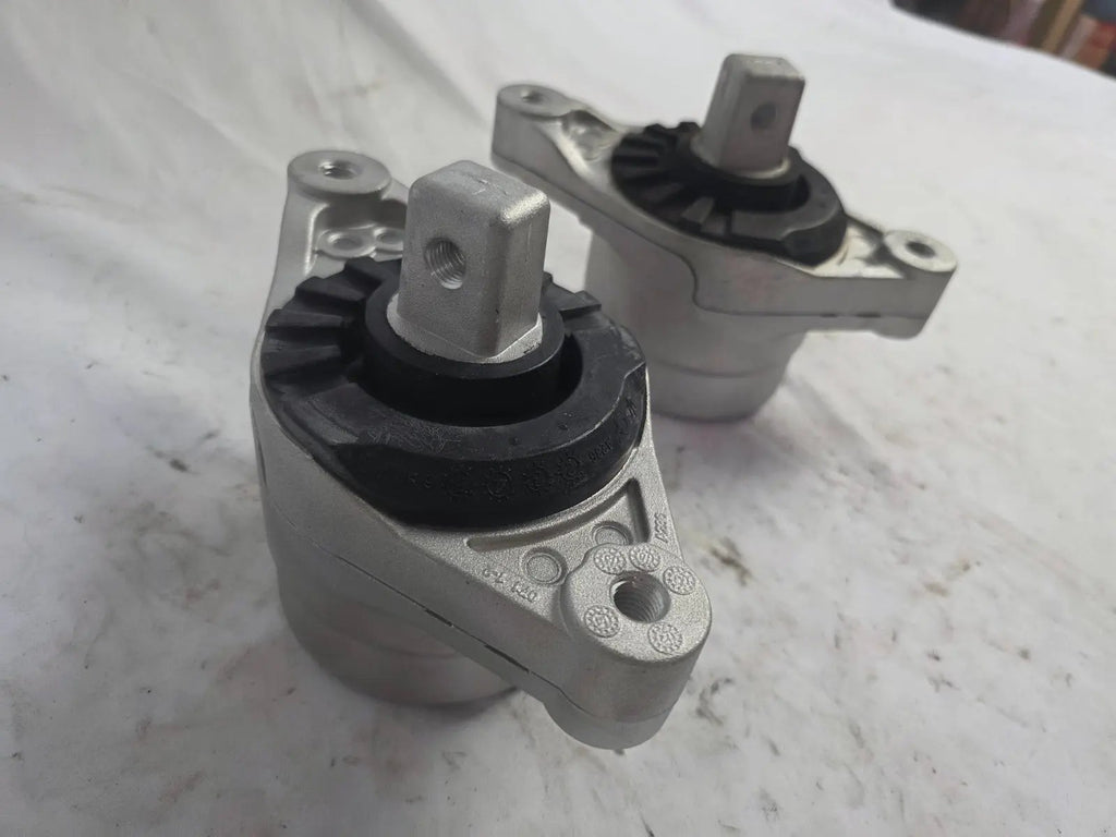 Maserati Ghibli Quattroporte NEW Left Right Motor Mount Pair 3.0 V6 670004870