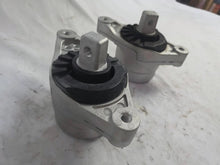 Load image into Gallery viewer, Maserati Ghibli Quattroporte NEW Left Right Motor Mount Pair 3.0 V6 670004870