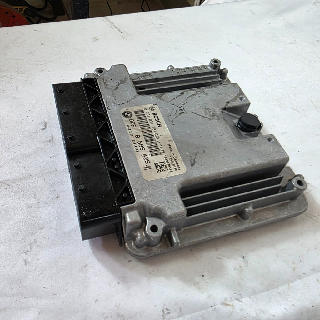 BMW F10 F11 LCI 520d B47 190HP Engine Control Unit MODULE OEM GENUINE 8585425