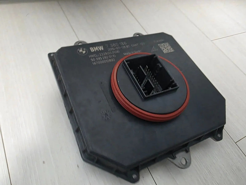 BMW G30 G31 G32 F90 G11 G12 G01 G02 X3 LED Adaptive Headlight Module OEM 7380186