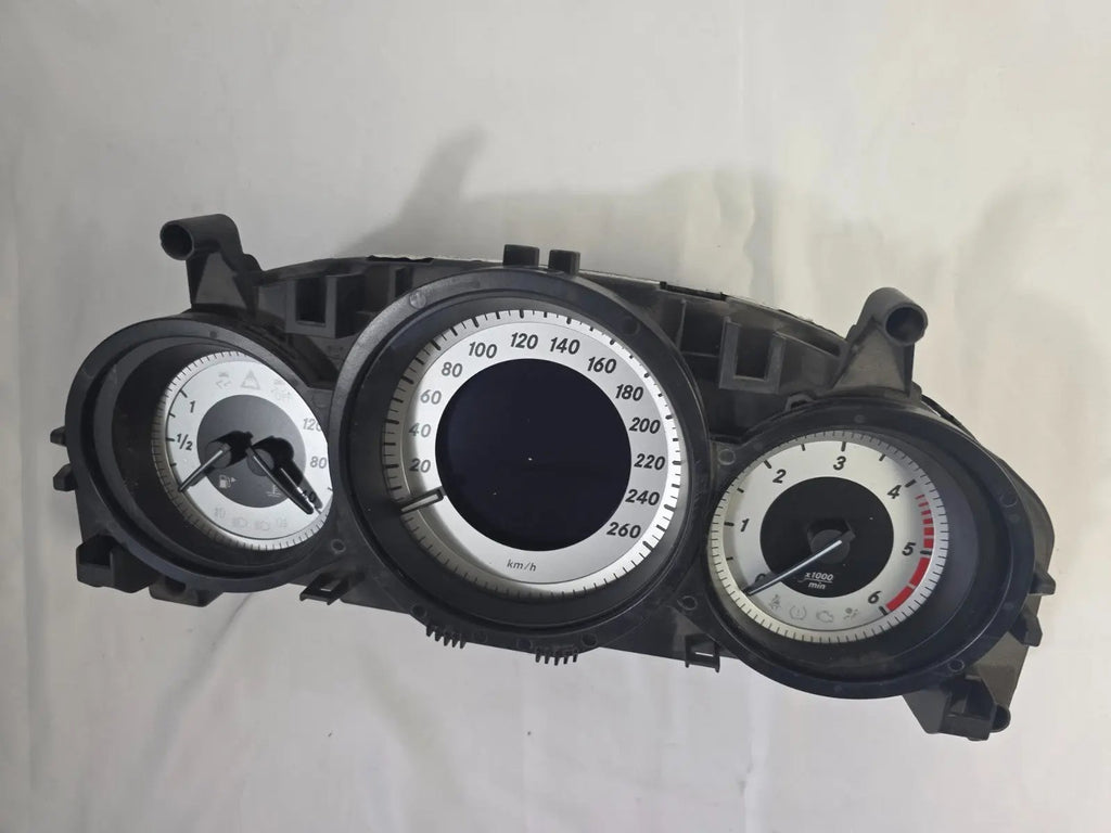 Mercedes-Benz C180 W204 Diesel Speedometer instrument cluster OEM A2049002408