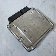 Load image into Gallery viewer, BMW F10 F11 LCI 520d B47 190HP Engine Control Unit MODULE OEM GENUINE 8585425