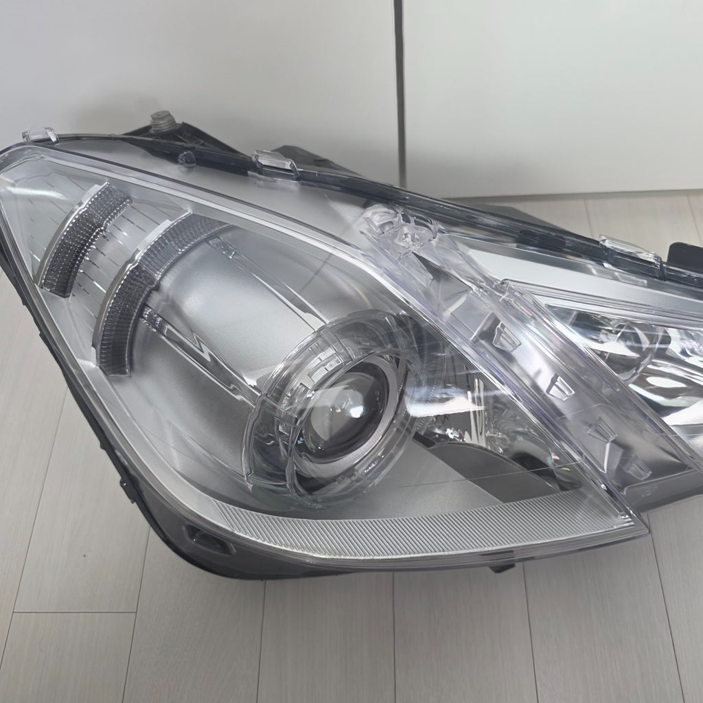 Mercedes-Benz W207 E200 E260 HID Xenon RIGHT headlight OEM GENUINE A2078200259