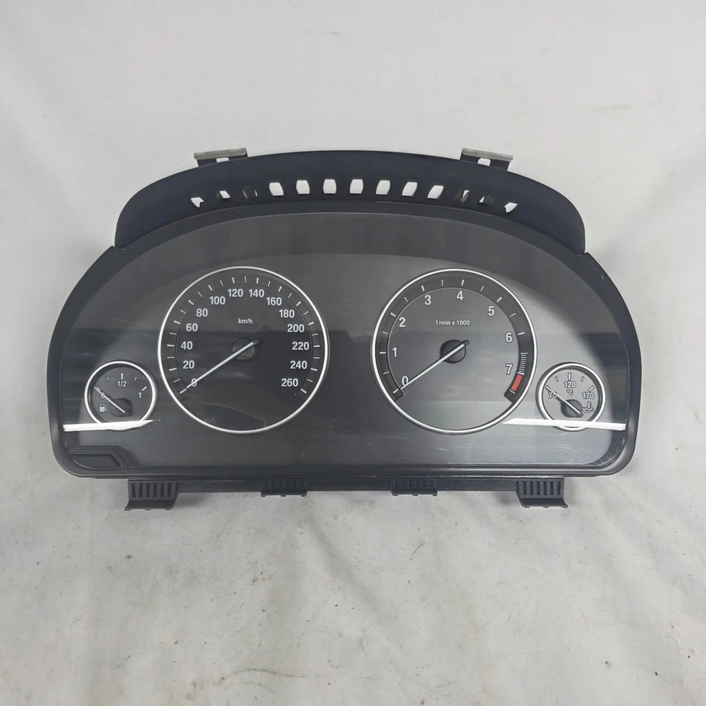 BMW 5 SERIES F10 520D Instrument CLUSTER SPEEDOMETER Panel KMH OEM 9249338
