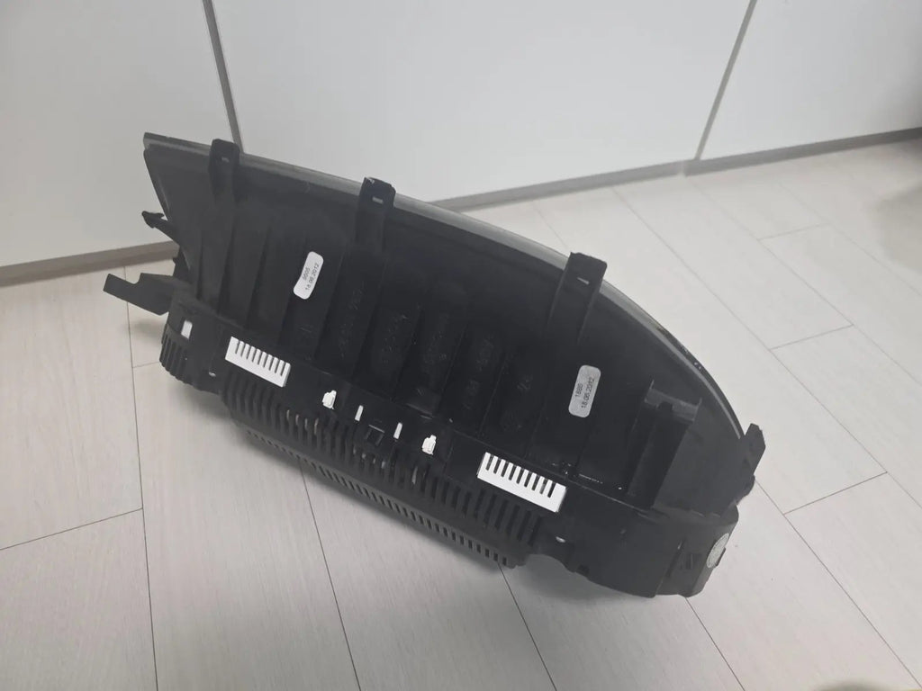 Mercedes-Benz S W221 Diesel speedometer instrument cluster OEM A2219001304