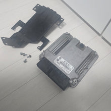 Load image into Gallery viewer, 11-18 Porsche Cayenne 3.6 Engine Computer Control Module ECU ECM 03H906023A OEM