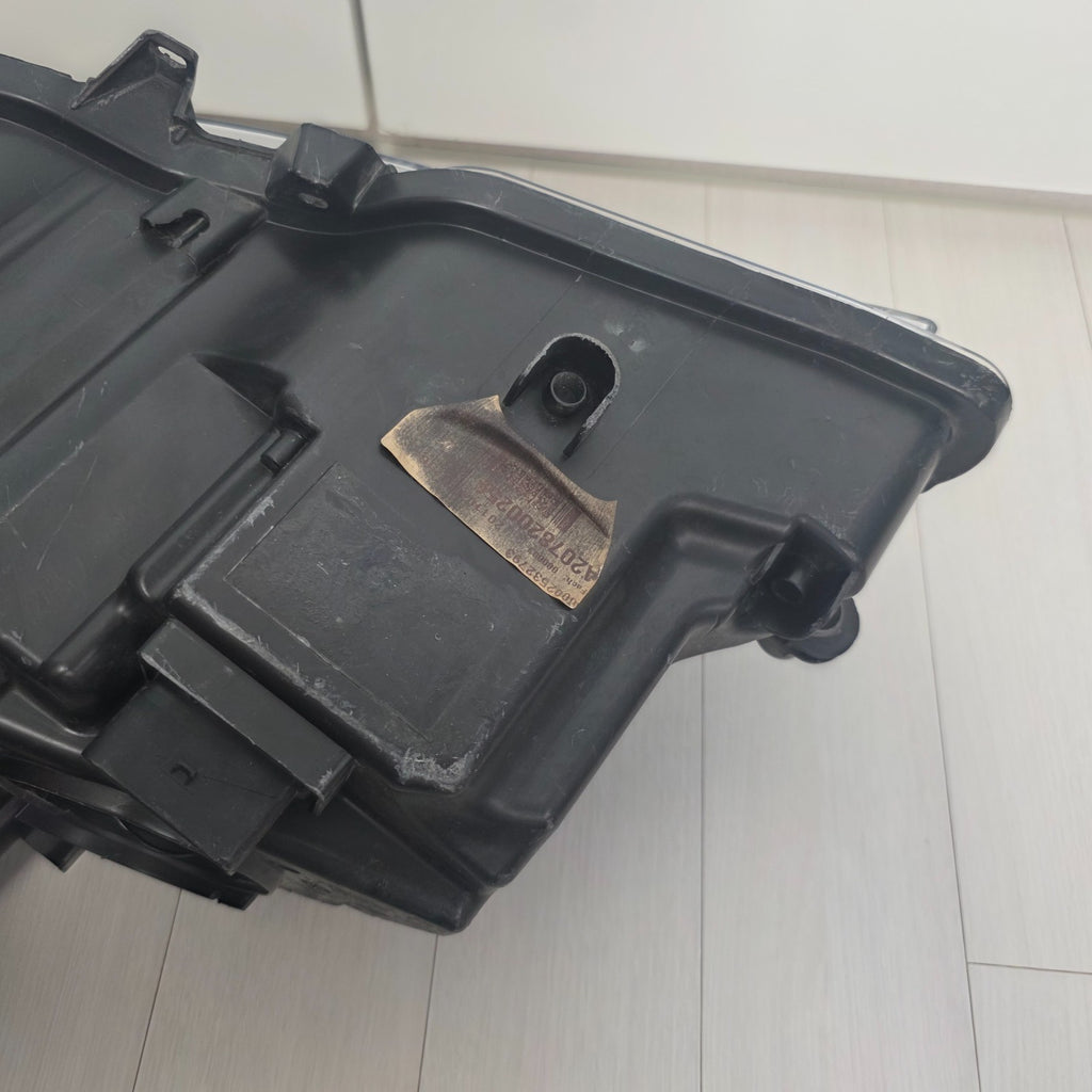 Mercedes-Benz W207 E200 E260 HID Xenon RIGHT headlight OEM GENUINE A2078200259