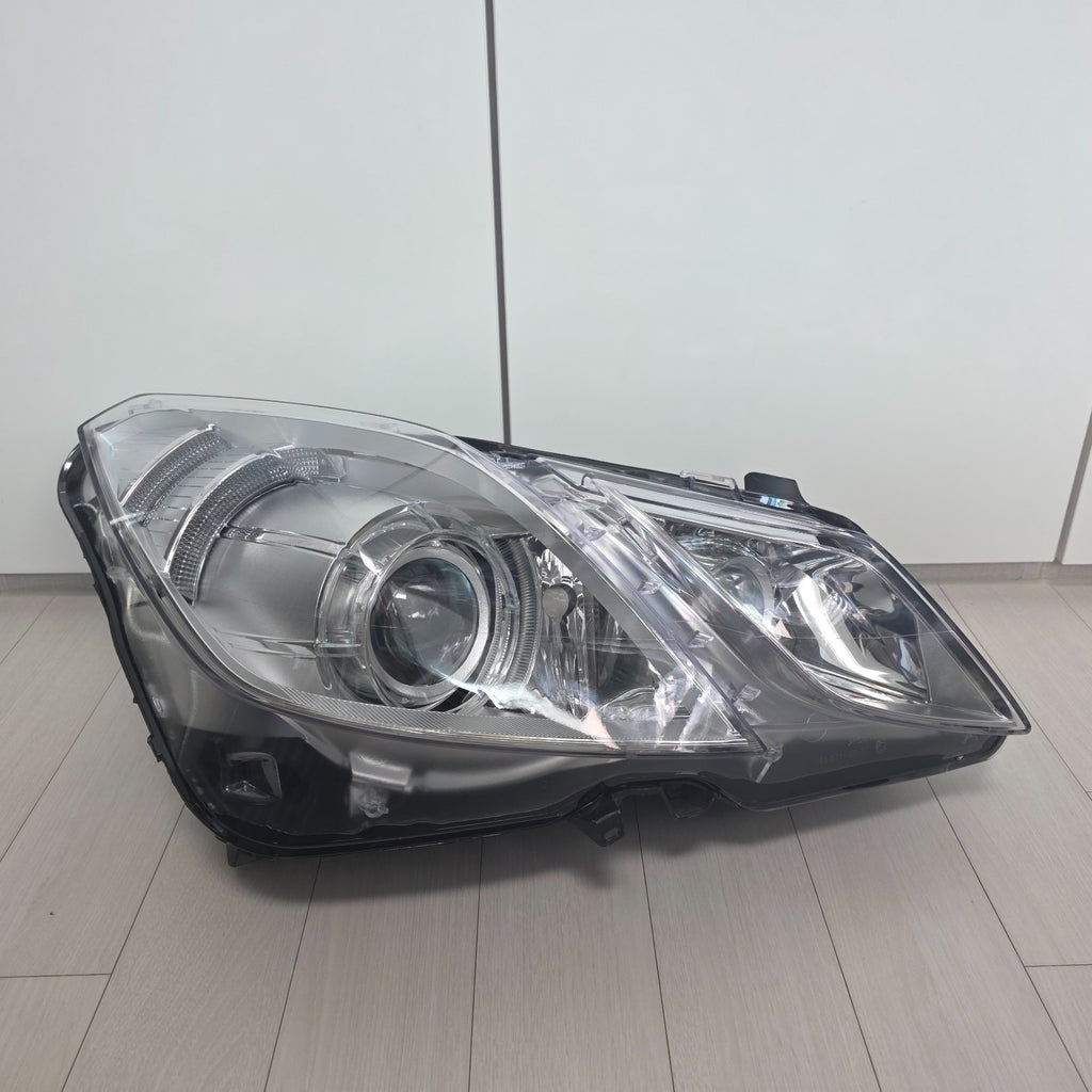 Mercedes-Benz W207 E200 E260 HID Xenon RIGHT headlight OEM GENUINE A2078200259